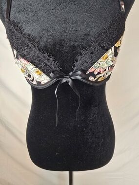 Victoria's Secret Black Floral Lace Push-Up Bra with Satin Bow